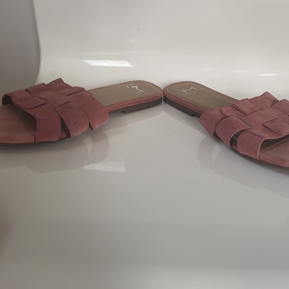 Pink Marc fisher genuine suede slip on sandals - Picture 2 of 7
